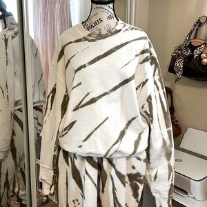 GOOD AMERICAN Boyfriend Sweatshirt